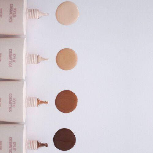 Kylie Skin Tint Foundation 2C
