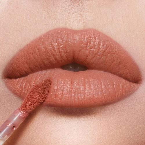 Charlotte Tilbury Airbrush Flawless Lip Blur Nude Blur
