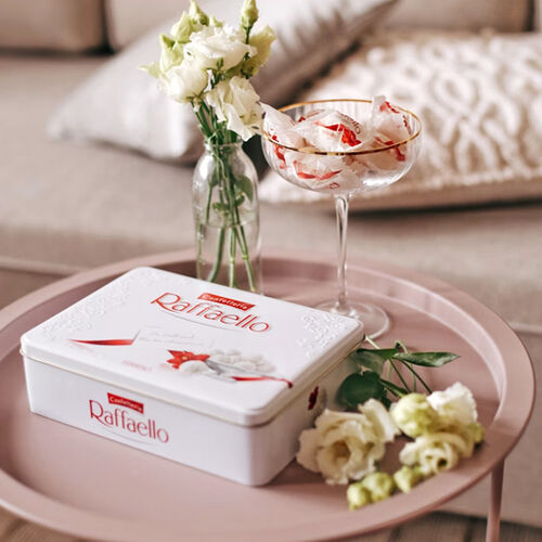 Ferrero Raffaello Reusable Gift Box 300g