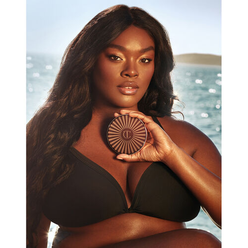 Charlotte Tilbury Beautiful Skin Bronzer Brush  