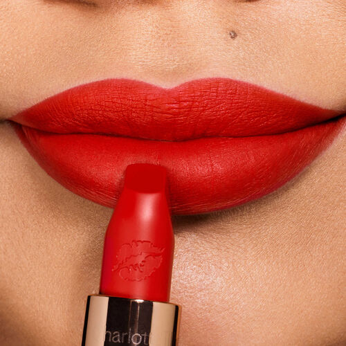 Charlotte Tilbury Hot Lips Tell Laura