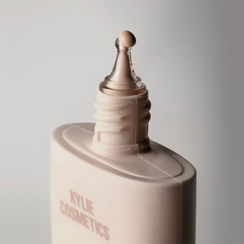 Kylie Skin Tint Foundation 2C