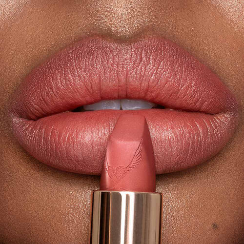 Charlotte Tilbury Matte Revolution Mrs Kisses