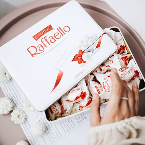 Ferrero Raffaello Reusable Gift Box 300g