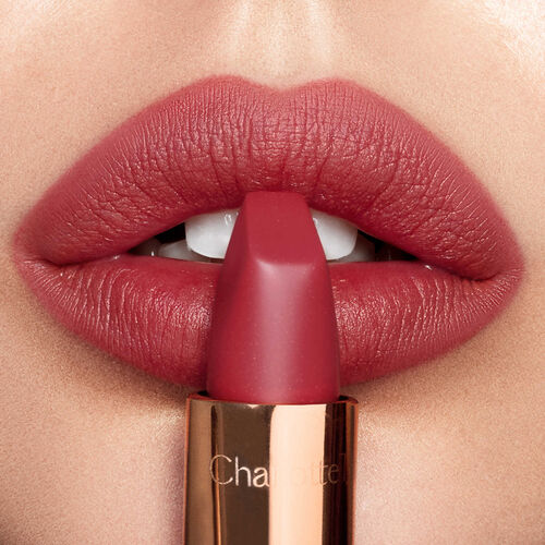 Charlotte Tilbury Matte Revolution M.I.Kiss